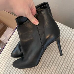 Jcrew Ankle Boots Zip Up Side Black Rounded Toe Leather Made in Italy